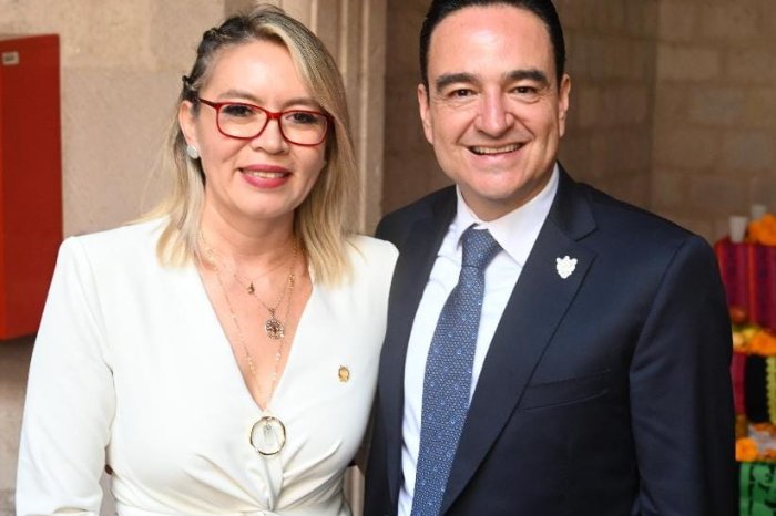 carlos soto impulsa la capacitacion de jovenes nicolaitas en zamora