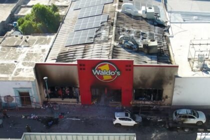 cierre de 68 sucursales en sonora tras incendio que dejo