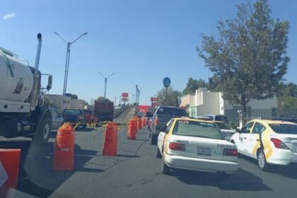 cierre de puente vehicular cerca de la central de autobuses
