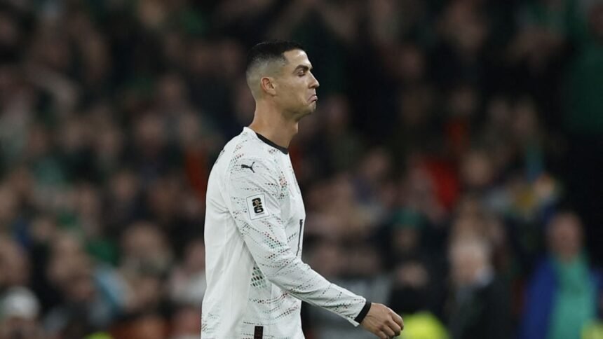 cristiano ronaldo recibe su primera expulsion con la seleccion de