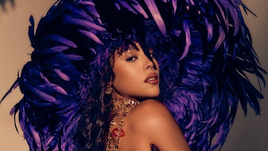 danna recibe el reconocimiento de mujer del ano 2025 por