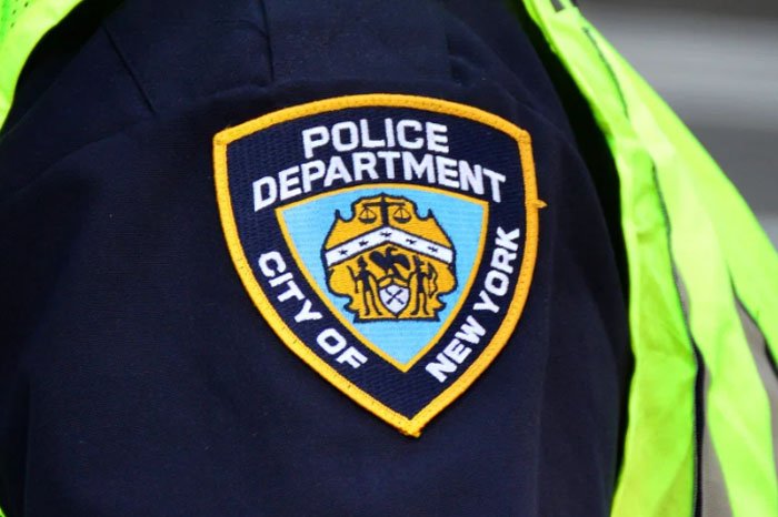 detienen a 32 jovenes de una pandilla en queens nueva