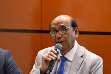 diputado de morena admite haber estado dormido durante la sesion