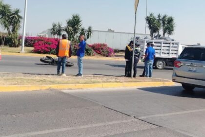 dos motociclistas resultan heridos en el bulevar solidaridad