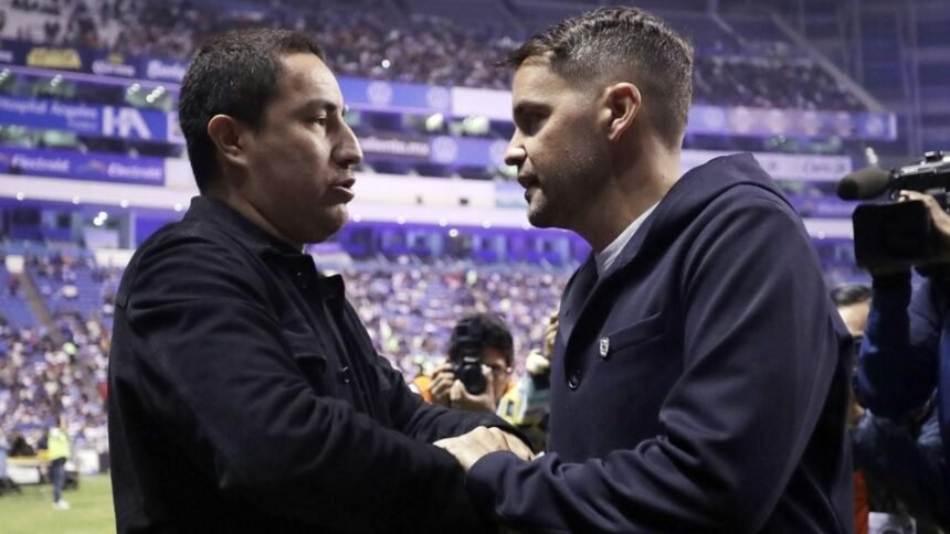 efrain juarez dt de pumas anunciara solicitud de inhabilitacion de