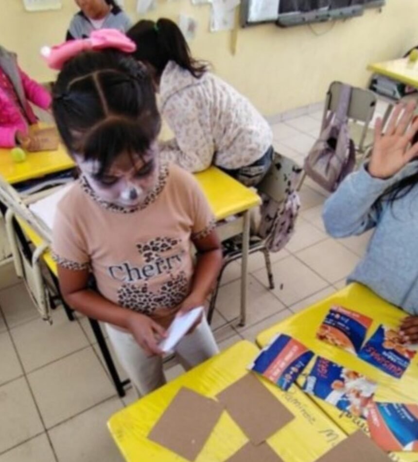 estudiantes conmemoran el dia de muertos y promueven la lengua