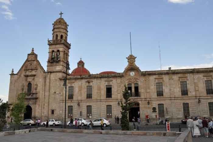 estudiantes de derecho de la umsnh demandan libertad para companeros