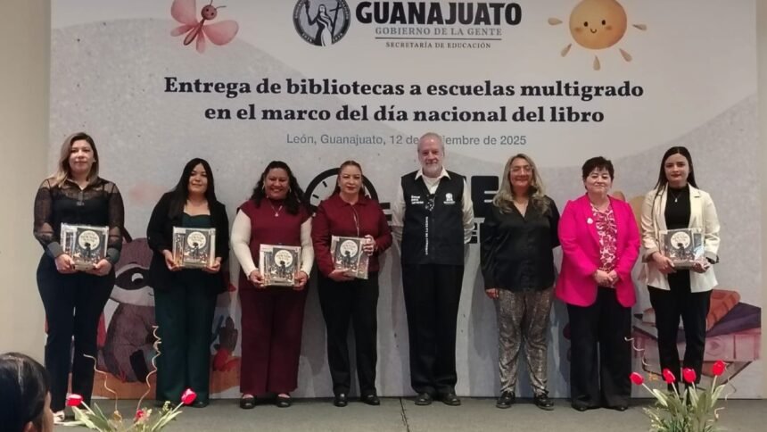 evento leer a tiempo reconoce a docentes en la celebracion
