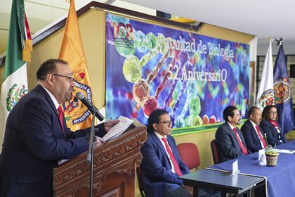 facultad de biologia conmemora aniversario y logra reacreditacion de su