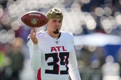 falcons prescinden del pateador john parker romo tras fallar punto