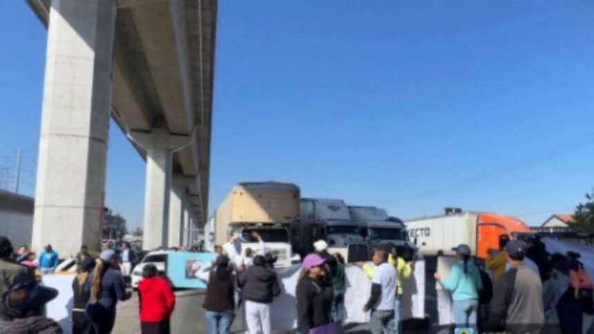 familiares de desaparecidos realizan bloqueo de mas de seis horas