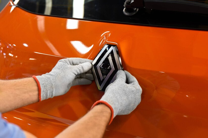 Geely adquiere participación en Renault para producir autos eléctricos e híbridos en Latinoamérica