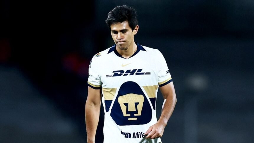 jose juan macias delantero de pumas sufre grave lesion de