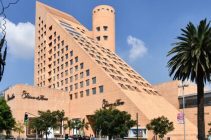 La nueva directora busca posicionarlo como referente del lujo para la Generación Z