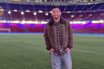 leo messi visita el camp nou en barcelona y expresa