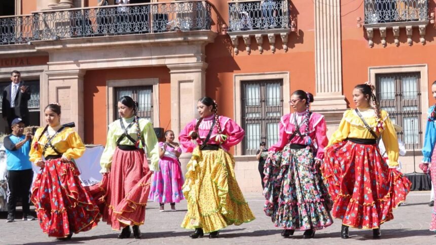 leon celebra el aniversario de la revolucion mexicana con un