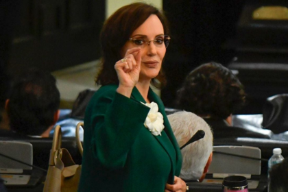 lilly tellez critica al secretario de defensa por incapacidad del