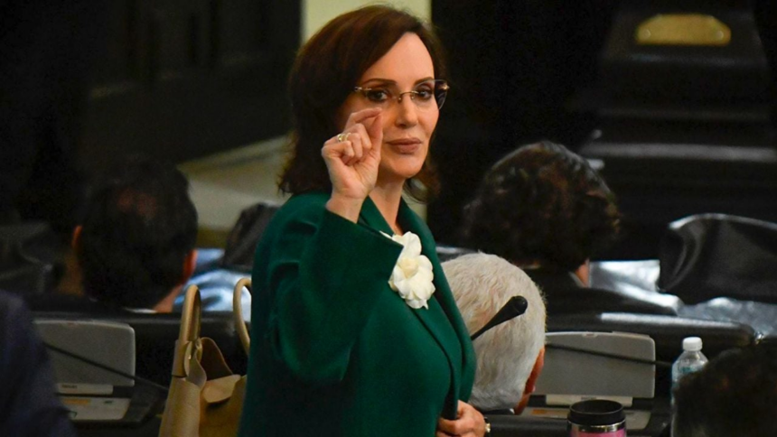 lilly tellez critica al secretario de defensa por incapacidad del
