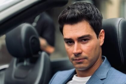 Manuel Masalva, actor que sobrevivió en Dubai, comunica el fallecimiento de su abuela