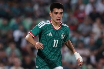 marcelo bielsa destaca la madurez futbolistica de gilberto mora en