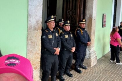 marcha en merida por el asesinato de carlos manzo y