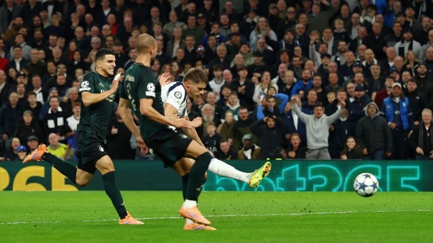 micky van de ven anota un golazo en champions league