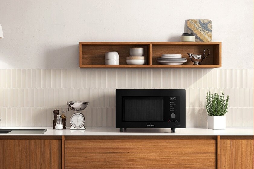 Microondas inteligente sustituye hasta cuatro electrodomésticos y cuenta con 32 litros de capacidad en México