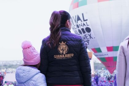 miles de familias asisten al viernes de la gente en