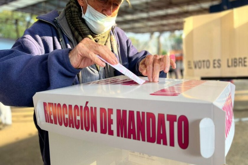 Morena propone que la revocación de mandato de Claudia Sheinbaum se realice en 2027