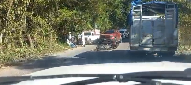motociclista sufre lesiones en accidente en la carretera huejutla