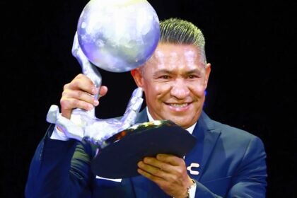 nacho ambriz es homenajeado en el salon de la fama