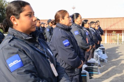 policias auxiliares reciben mas de mil 600 uniformes para mejorar