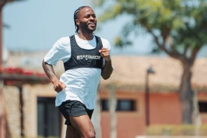 raheem sterling futbolista ingles sufre robo en su hogar mientras