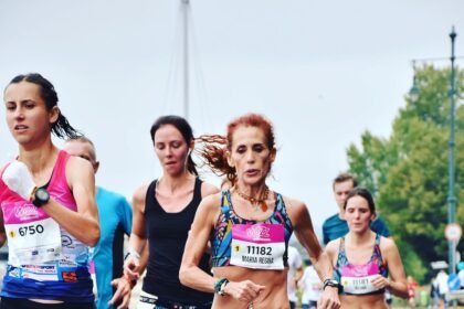 regina yamin atleta leonesa gana en su categoria el maraton