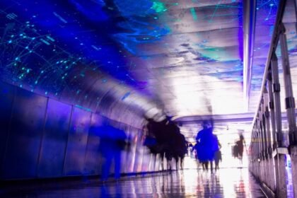 rina con explosivos entre jovenes provoca panico en la estacion