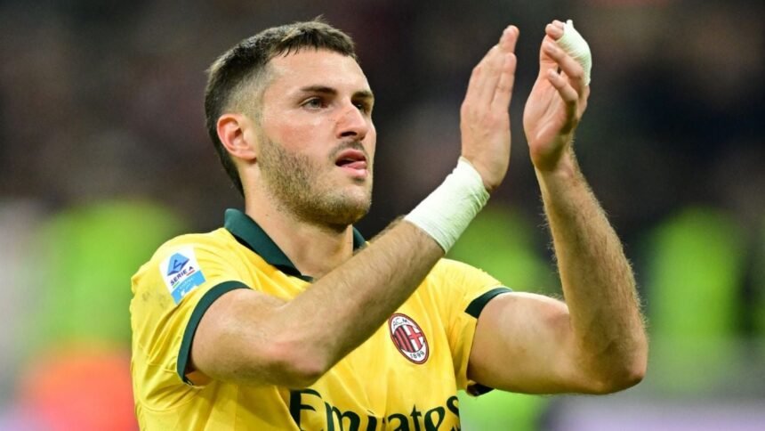 santiago gimenez delantero mexicano del milan confirma lesion en el