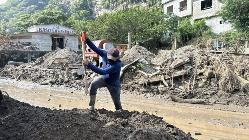 se liberan 314 caminos afectados por deslaves en hidalgo