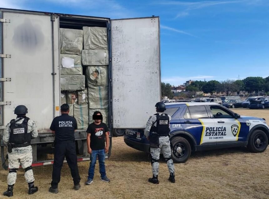 secretaria de seguridad y paz recupera tractocamion con mercancia de