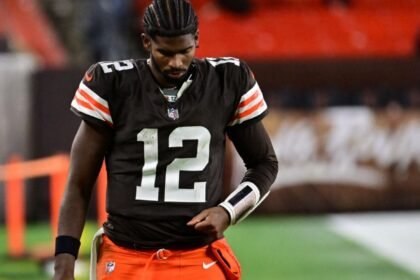 shedeun sanders quarterback de browns victima de robo en su