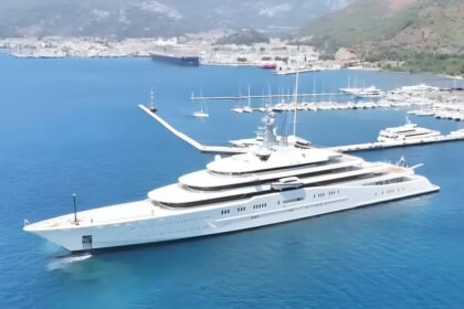 Superyate amarrado en un puerto se transforma en fábrica consumiendo toneladas de diésel