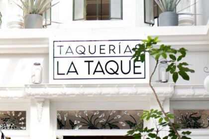 Taquería de quesadillas gigantes de pastor estilo norteño recomendada en la Roma Norte