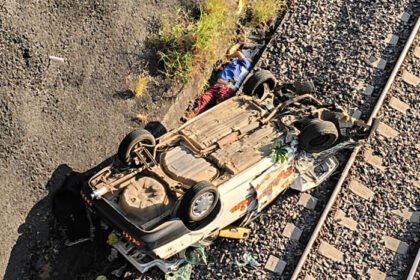 taxista fallece tras caer de un puente a las vias
