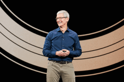 Tim Cook permanece en Apple, según desmiente Bloomberg rumores de su salida