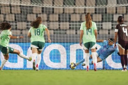 valentina murrieta ataja tres penaltis a italia y clasifica a