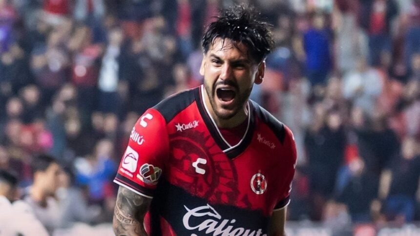 xolos derrota a atlas y asegura localia en el primer