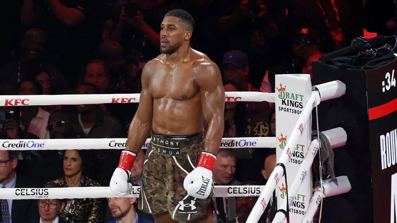 Anthony Joshua herido en accidente en Nigeria con dos muertos
