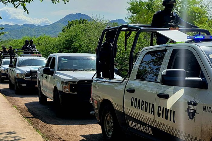 apatzingan un atacante abatido dos policias heridos y armas aseguradas