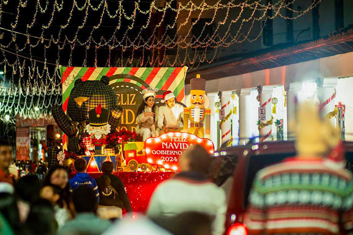 arienses celebran el festival navidad contigo con desfile y encendido