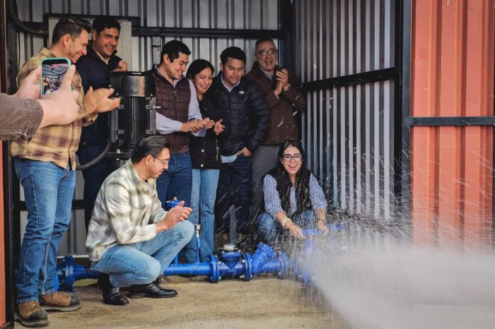 ario inaugura linea de conduccion de agua potable con dos