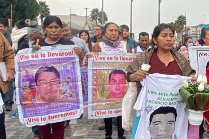 Ayotzinapa, Guerrero: familias encomiendan lucha a la Virgen; 11 años sin justicia